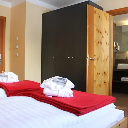 Apart - Kuhtaier Schlossl 퀴타이